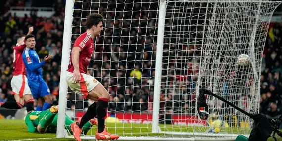 Manchester United, FA Cup’ta son nefeste turladı